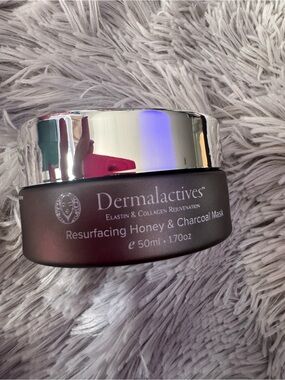 Dermalactives Resurfacing Honey & Charcoal Mask